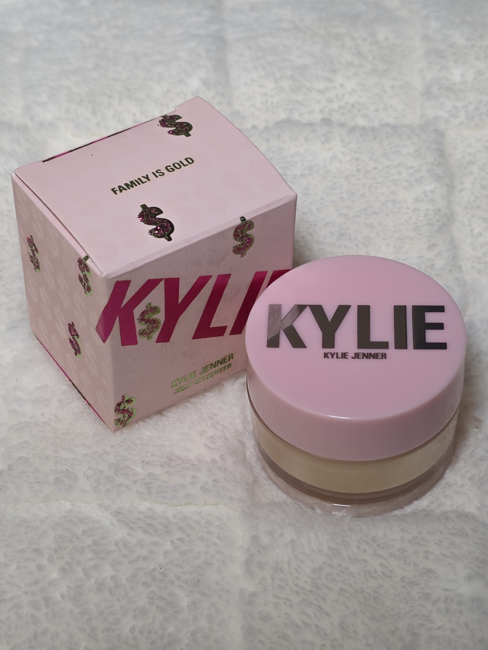 KYLIE COSMETICS JELLY KYLIGHTER IN SHADE FAMILY IS GOLD—NIB